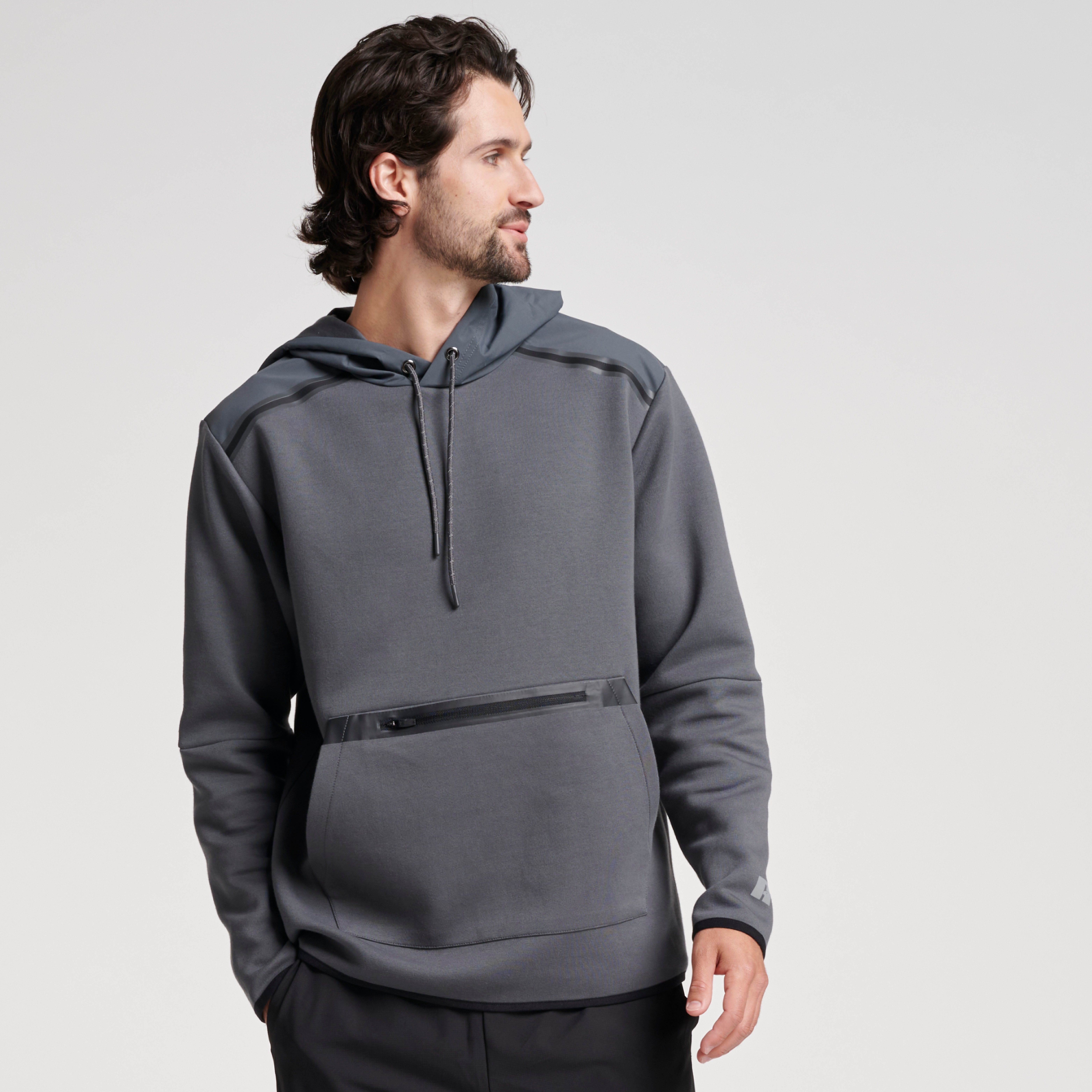 Fleece Raglan Crew in washed black – Stüssy
